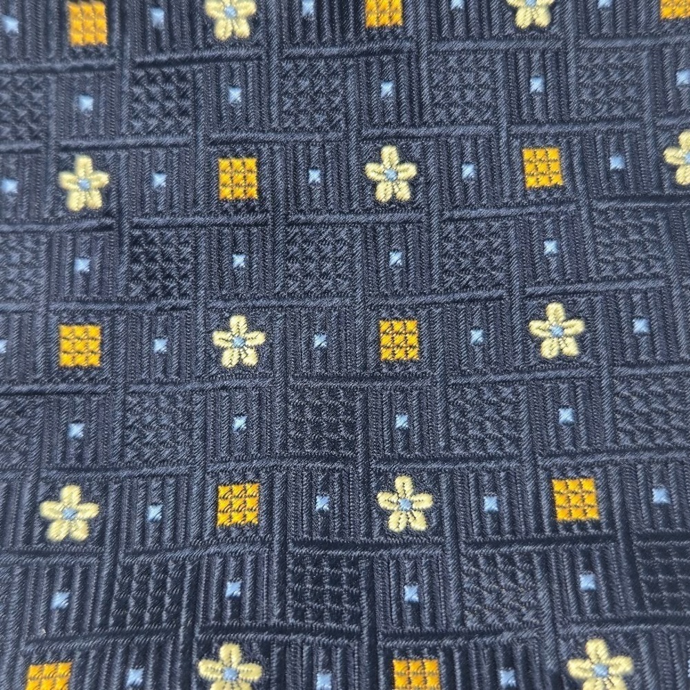 SAKS FIFTH AVENUE EXCLUSIVE Navy and Gold Geometric Botanical Neat 100% Silk Tie - Picture 2 of 6